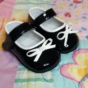 Jack  and Lily Black Patent Leather Mary Jane With White Bows 0-6 Months